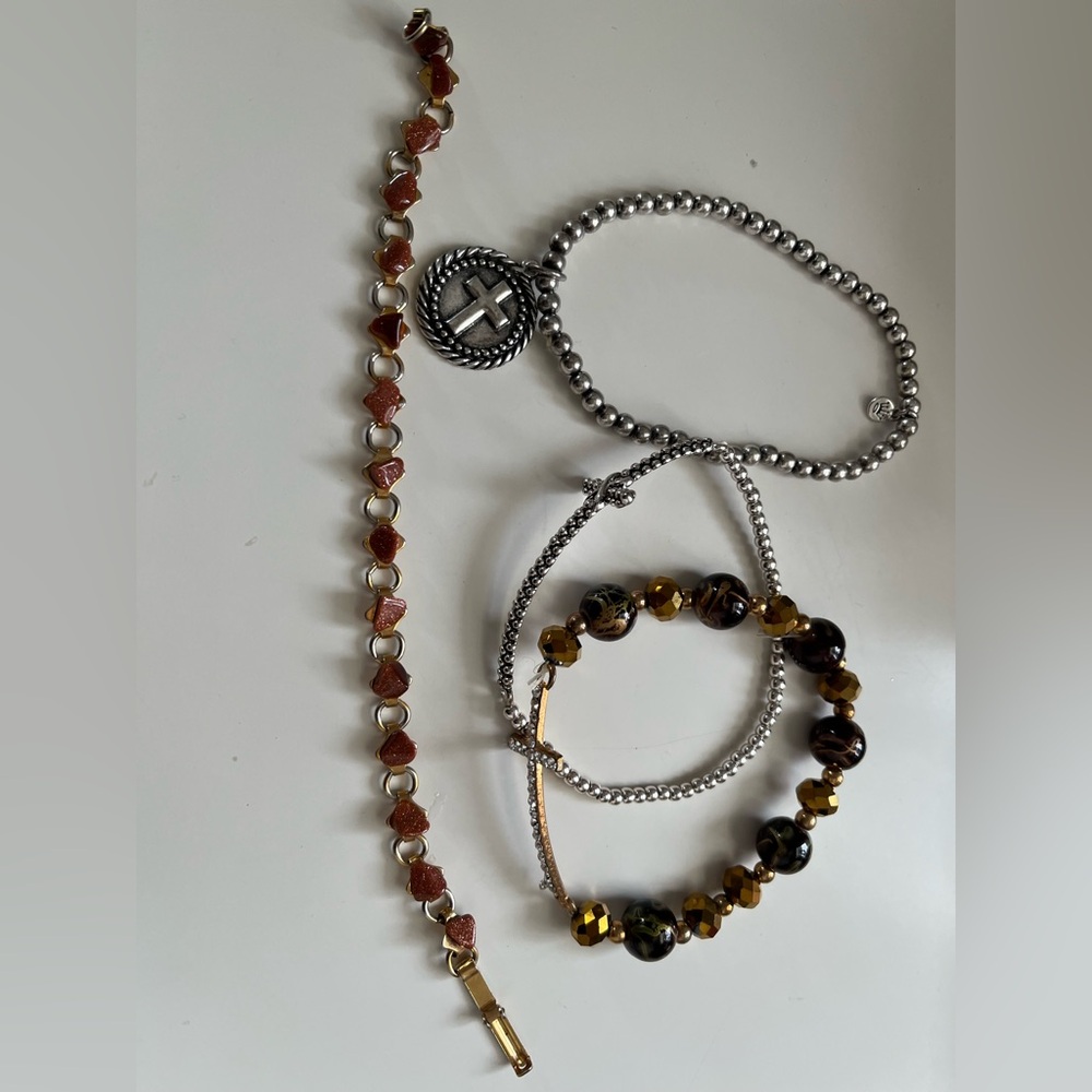 Set of bracelets
